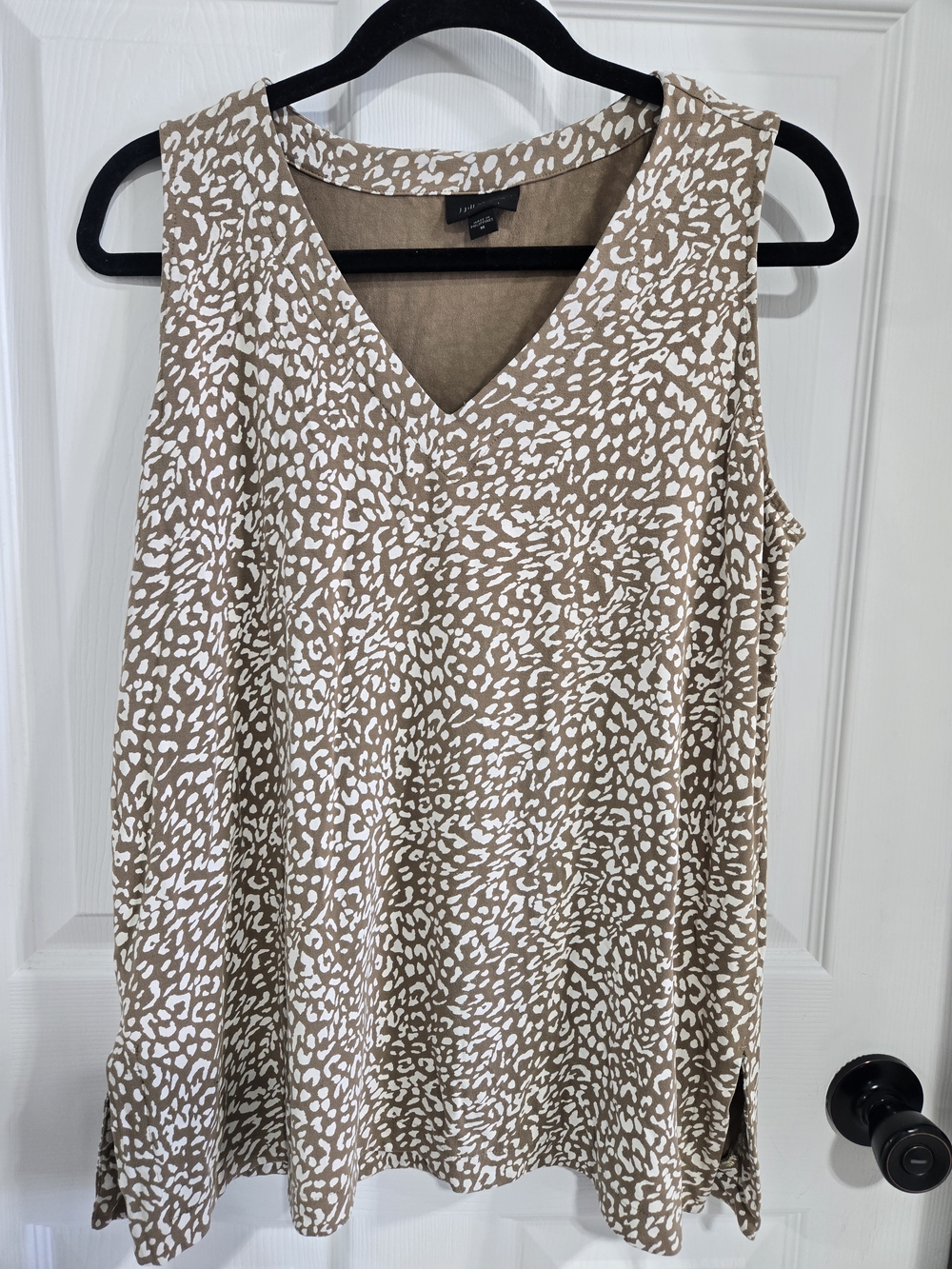 J. Jill Beige and White V-Neck Printed Tank